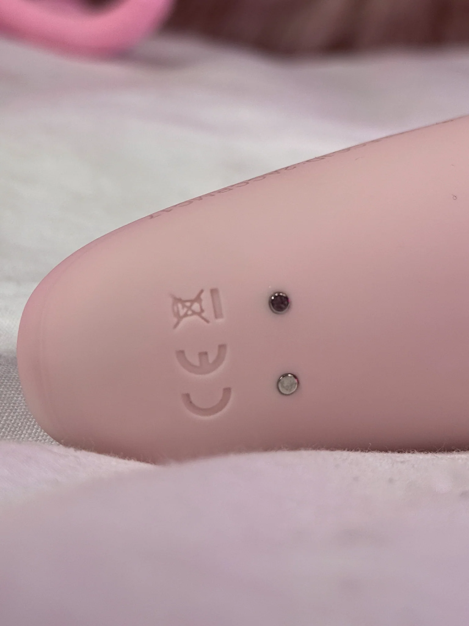 Satisfyer Curvy 2+ App-Controlled Clitoral Vibrator - Image 6